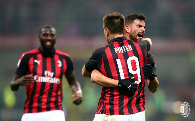 记者：皇马今天训练维尼修斯与姆巴佩长时间与教练组进行沟通