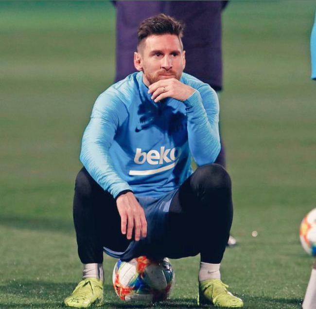 图片报：勒沃库森遭遇多次意外事件，到达曼市时已延误数小时