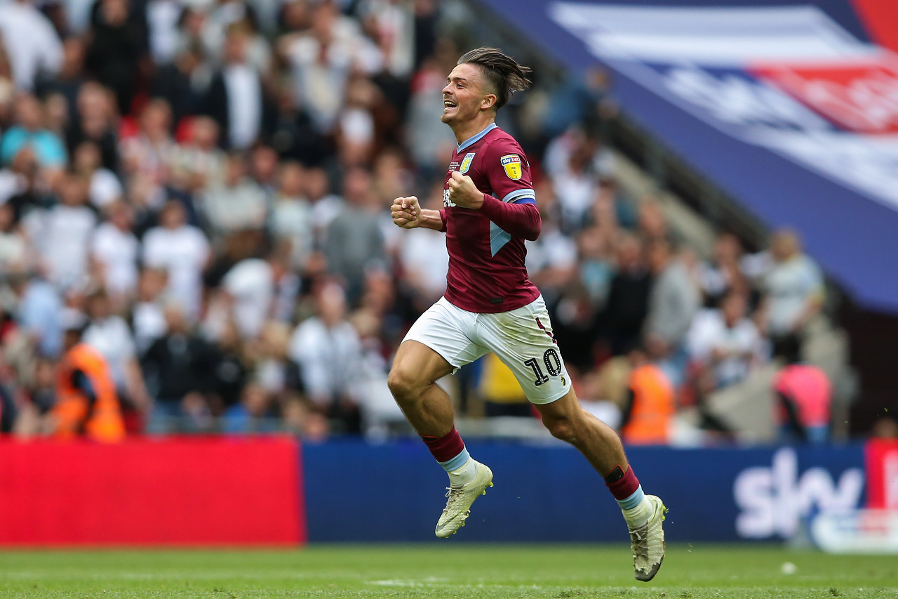 池忠国迎国安生涯200场里程碑，赛前热身获赠纪念球衣